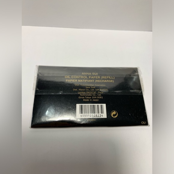 Not available - Anna Sui Oil Control Paper (Only available until Sept 30) - Picture 2 of 2